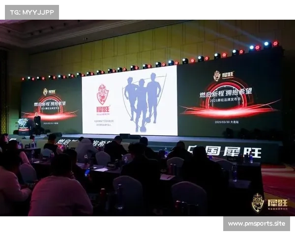 欧塞尔俱乐部主席周云杰访问大连英博 与毛伟杰朱鹏宇等合影交流 欧塞尔俱乐部主席周云杰访问大连英博 与毛伟杰朱鹏宇等合影交流