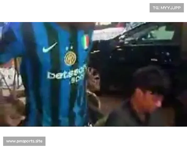 詹姆斯在巴萨大胜引爆社交平台热议 球迷疯狂刷屏热度空前 詹姆斯在巴萨大胜引爆社交平台热议 球迷疯狂刷屏热度空前